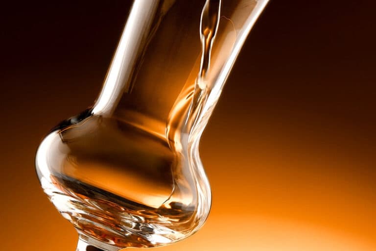 Oak Wood Extract: The Science Behind Spirit Maturation